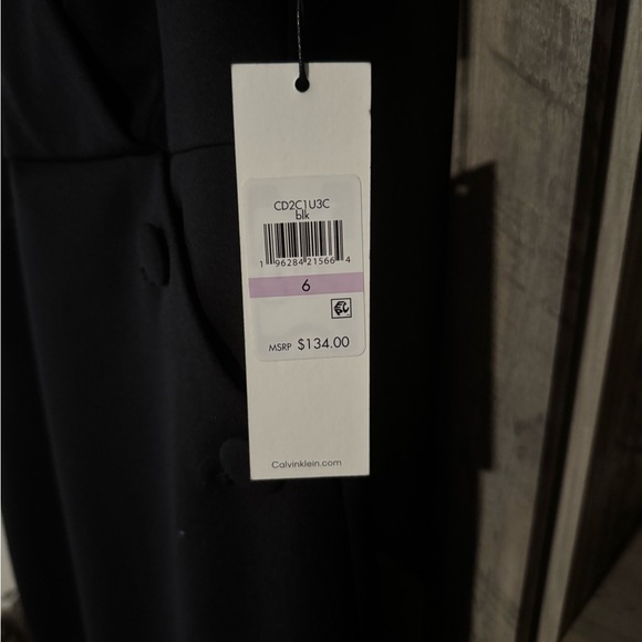 Calvin Klein - Picture 5 of 12